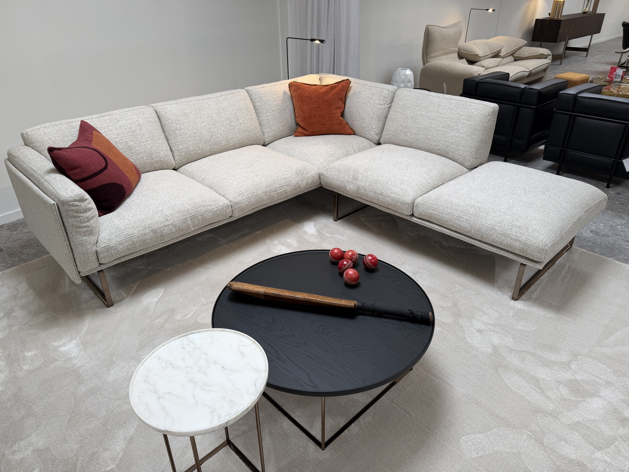 Cassina-zitopstelling OTTO met 2 salontafels