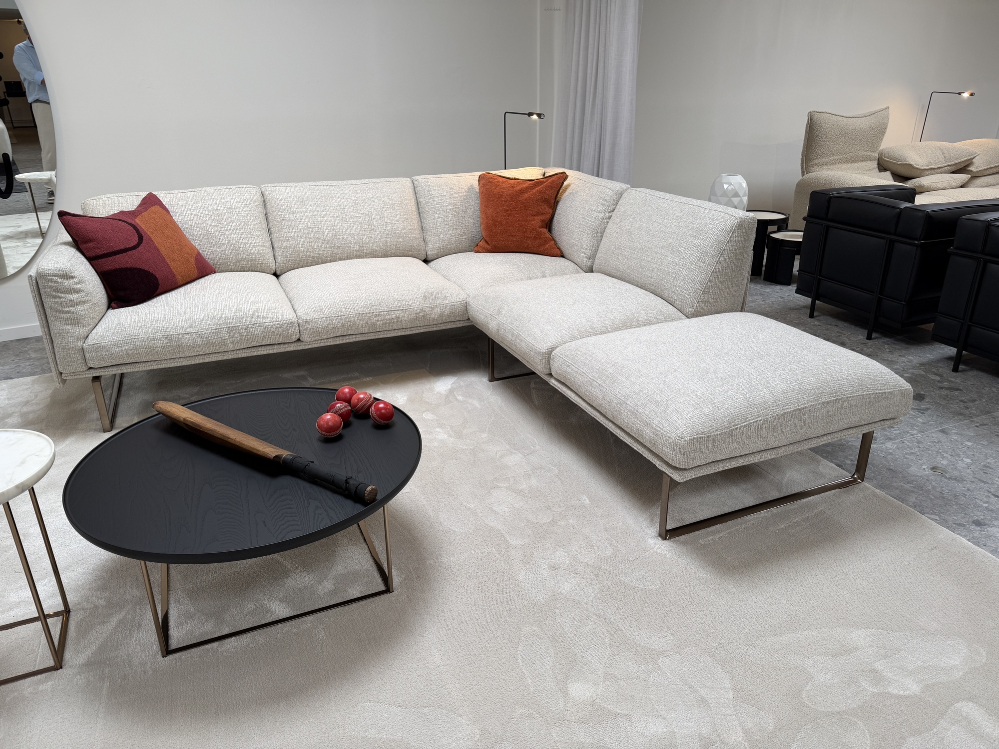 Cassina-zitopstelling OTTO met 2 salontafels