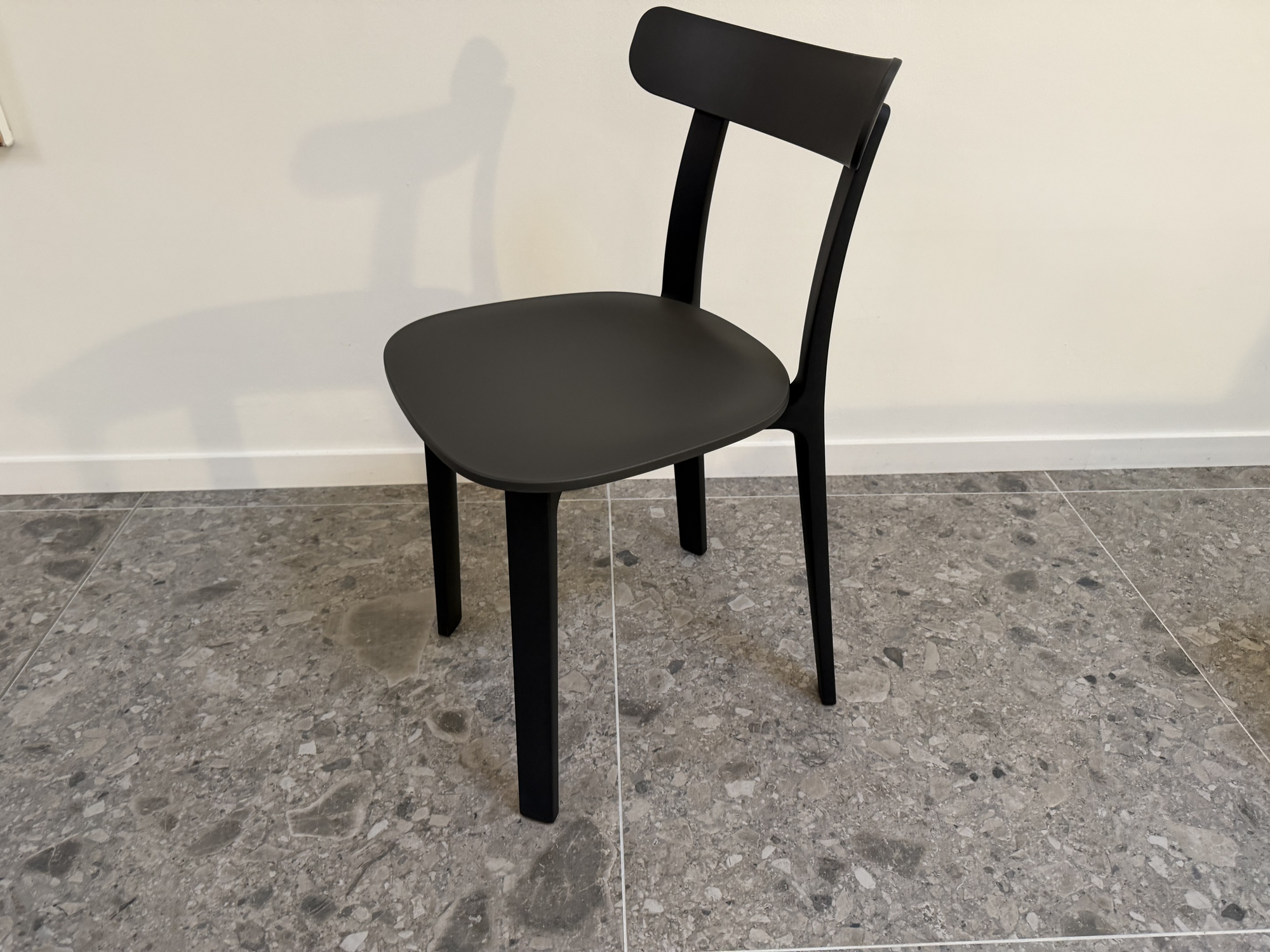 Vitra- stoel APC Jasper Morrison